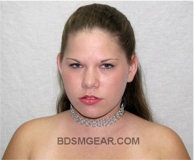 3 Chain Dress Collar